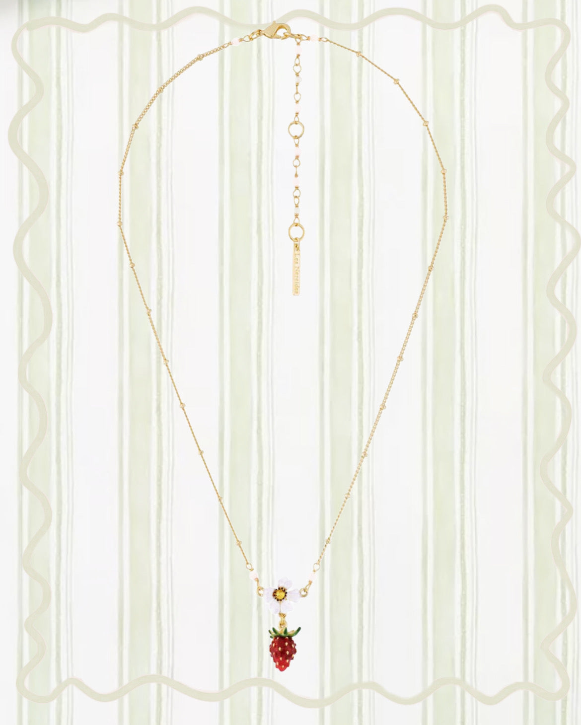 SMALL STRAWBERRY AND WHITE FLOWER NECKLACE
