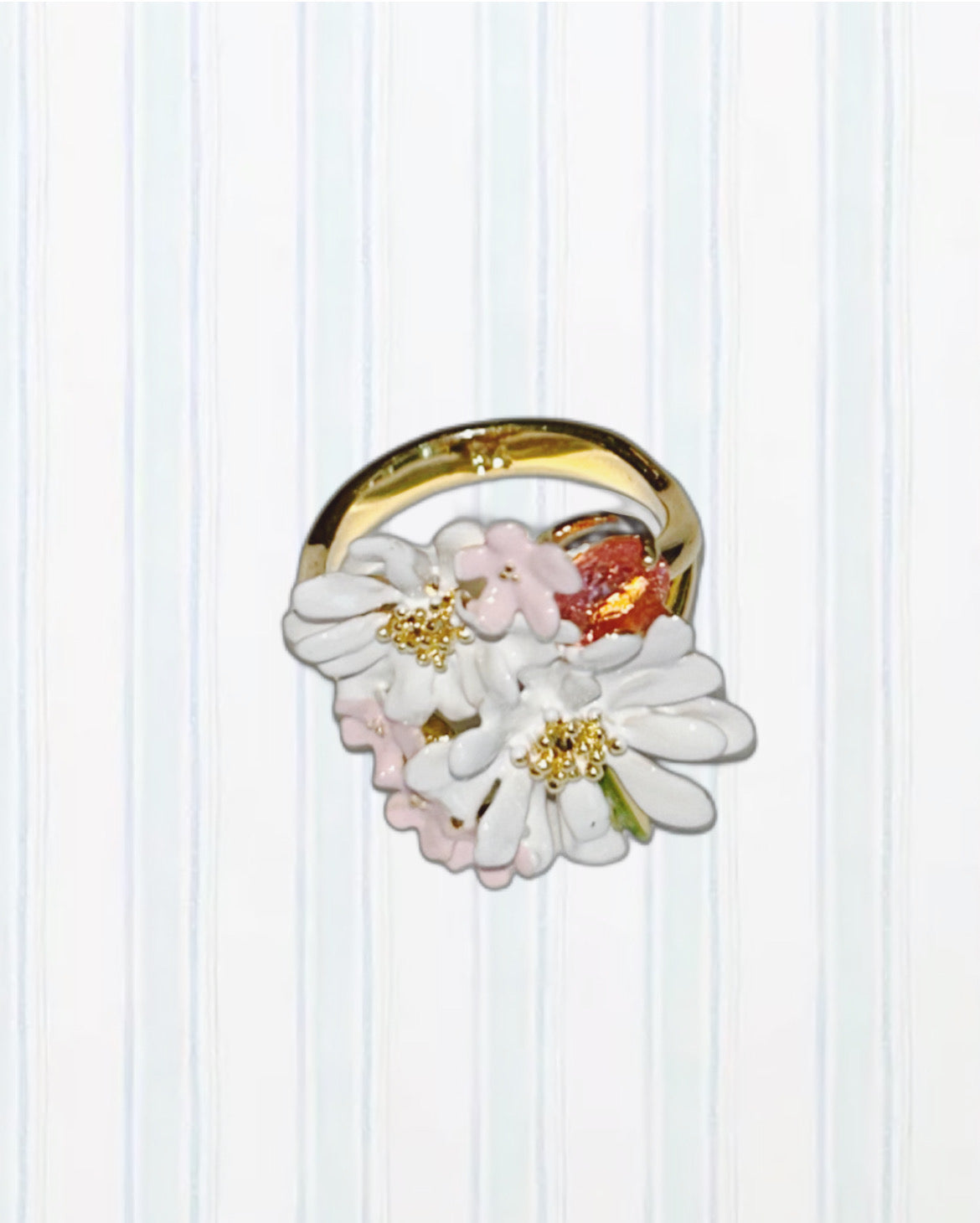 FLOWER BOUQUET AND ROUND STONE COCKTAIL RING