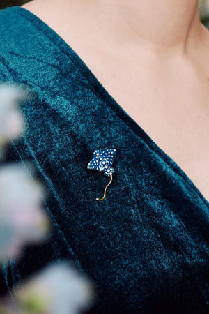 SPECKLED BLUE EAGLE RAY BROOCH