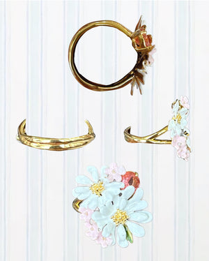 FLOWER BOUQUET AND ROUND STONE COCKTAIL RING