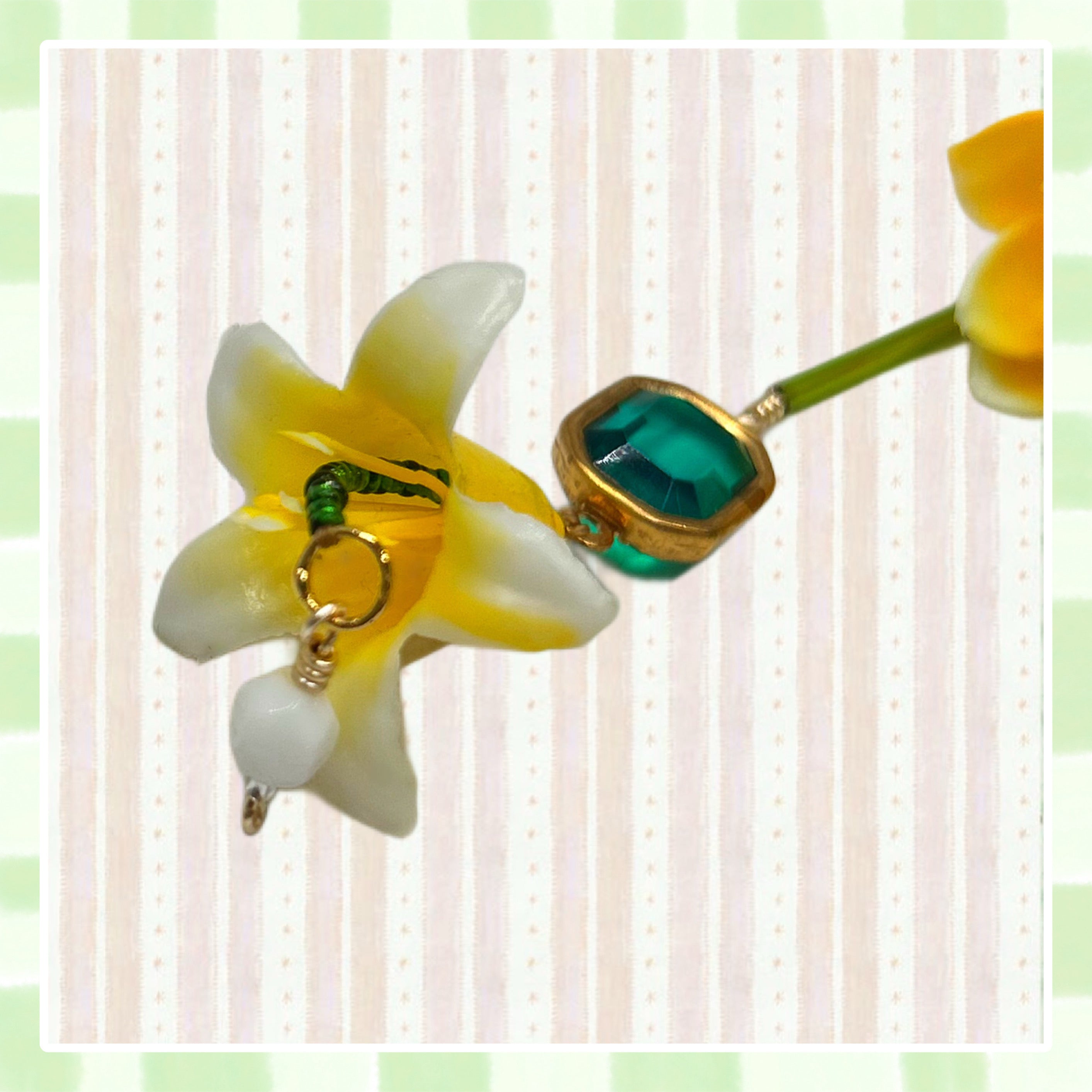 PERRY PARROT CHARM ~ GREEN