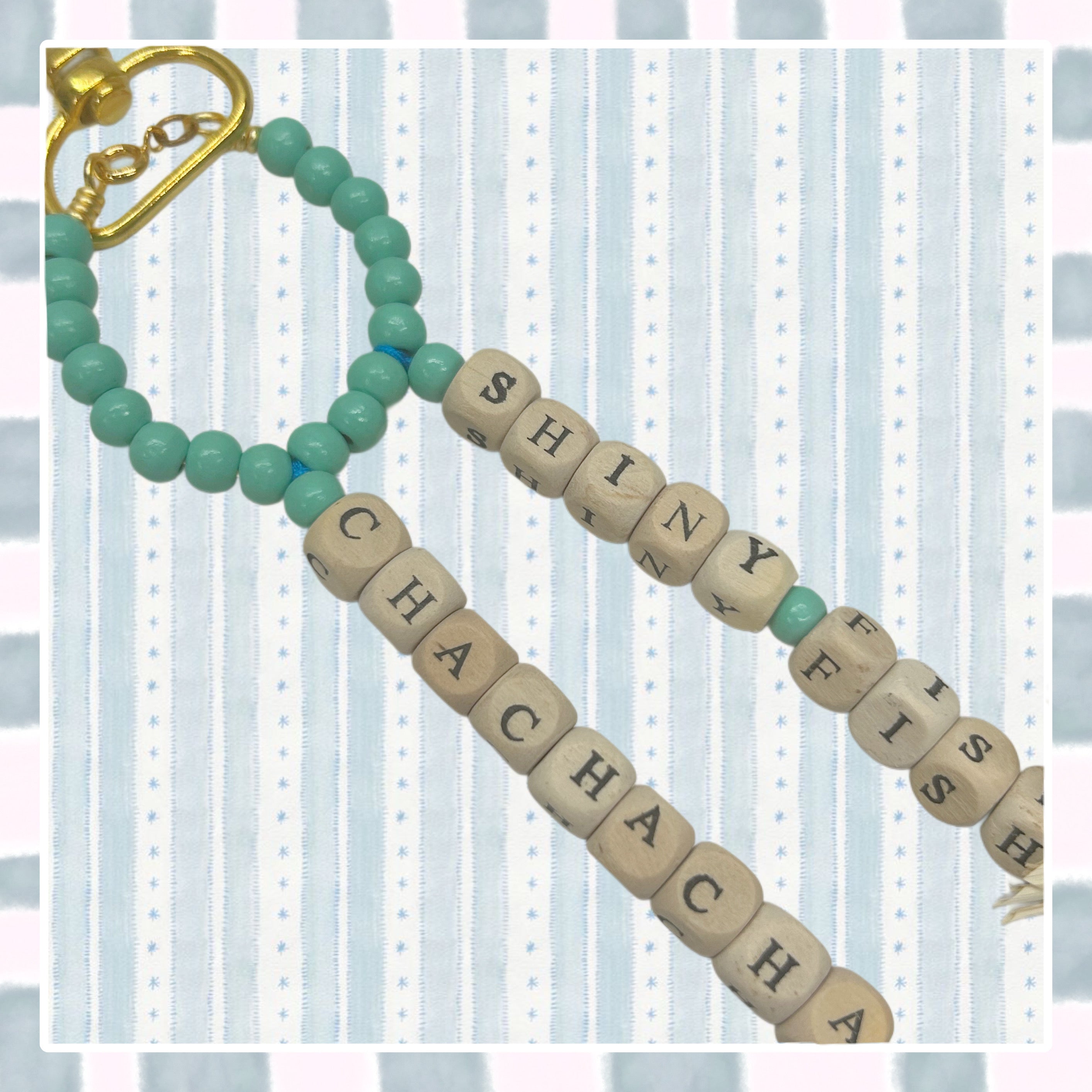 SANDY SEAHORSE CHARM